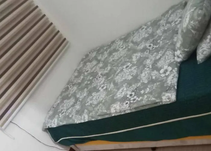 Trees Residences 1 Bedroom With Netflix And Bluetootth Karaoke Speaker With 2 Mini Microphone *