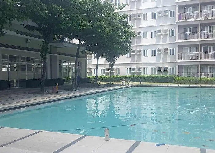 Trees Residences 1 Bedroom With Netflix And Bluetootth Karaoke Speaker With 2 Mini Microphone * Manila