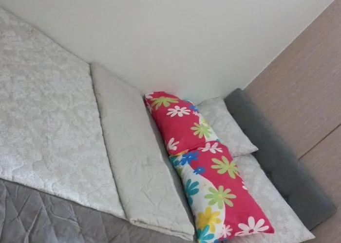 Trees Residences 1 Bedroom With Netflix And Bluetootth Karaoke Speaker With 2 Mini Microphone