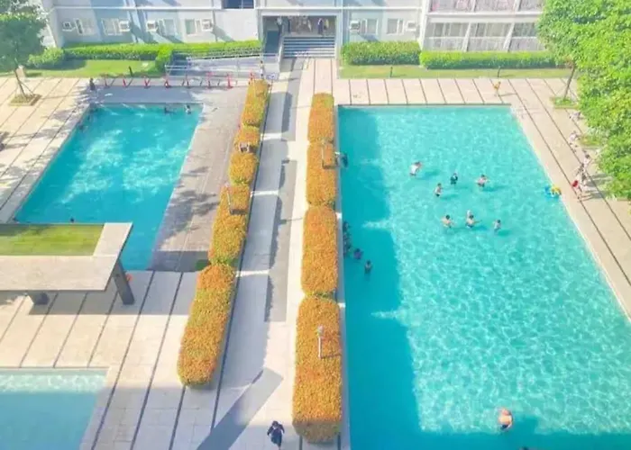 Trees Residences 1 Bedroom With Netflix And Bluetootth Karaoke Speaker With 2 Mini Microphone Manila