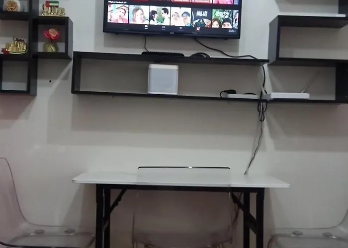 Trees Residences 1 Bedroom With Netflix And Bluetootth Karaoke Speaker With 2 Mini Microphone Manila