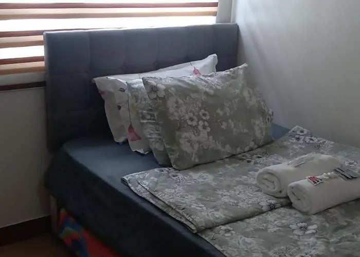 Trees Residences 1 Bedroom With Netflix And Bluetootth Karaoke Speaker With 2 Mini Microphone *