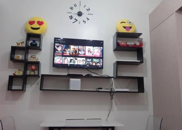 Trees Residences 1 Bedroom With Netflix And Bluetootth Karaoke Speaker With 2 Mini Microphone * Manila
