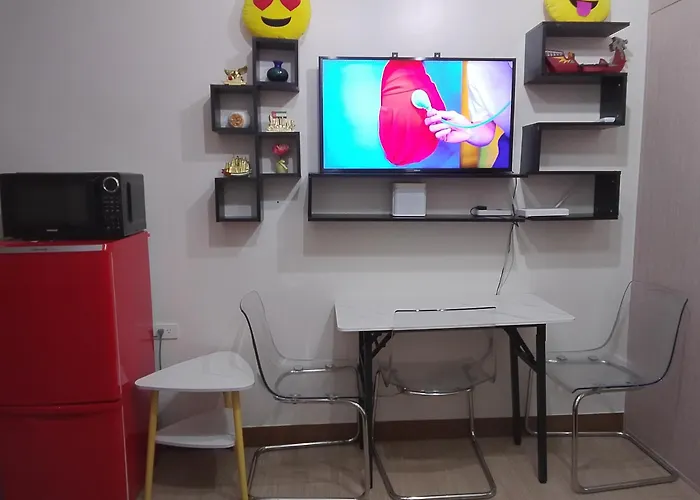 Trees Residences 1 Bedroom With Netflix And Bluetootth Karaoke Speaker With 2 Mini Microphone * Manila